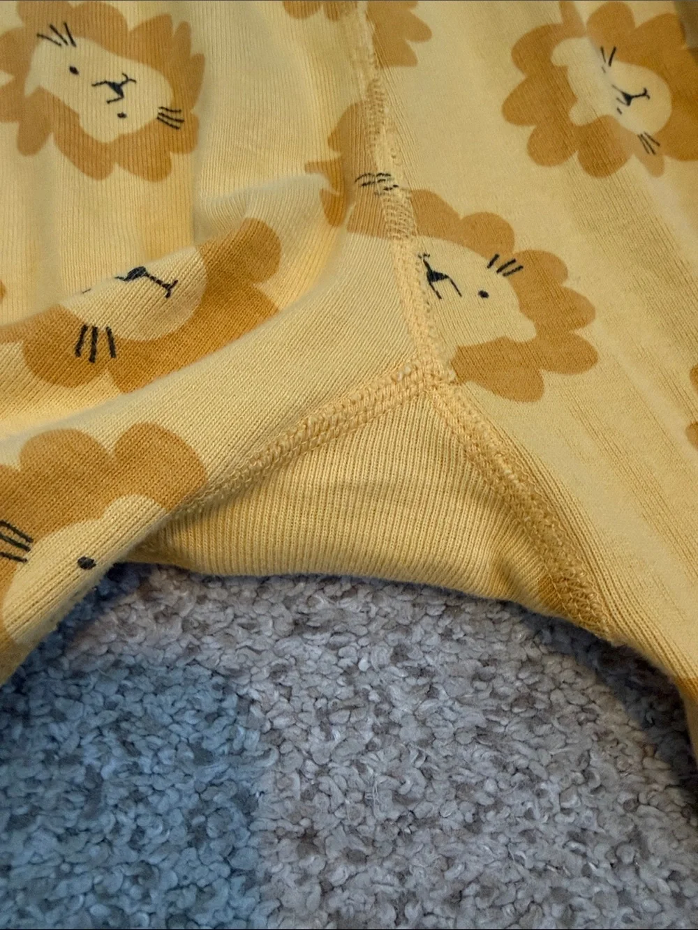 Hanna Andersson Lion PJ set, 10